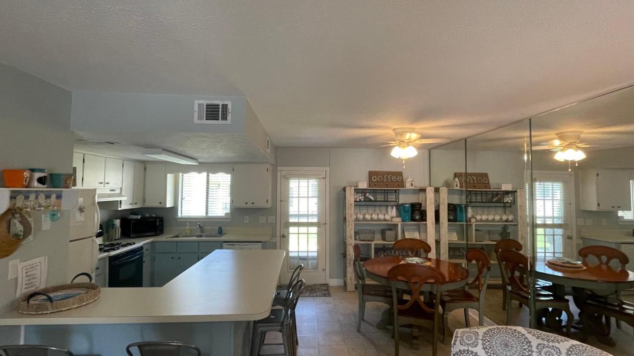 Sunny Daze, Desirable Kid Friendly Resort, 3 Minute Walk To The Beach, Resort Beachside Pool & Restaurant Panama City Beach Exterior foto